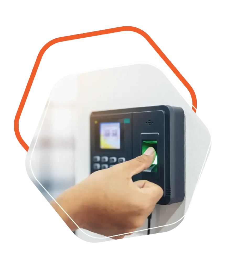 ثبت حضور کارکنان به‌صورت لحظه‌ای